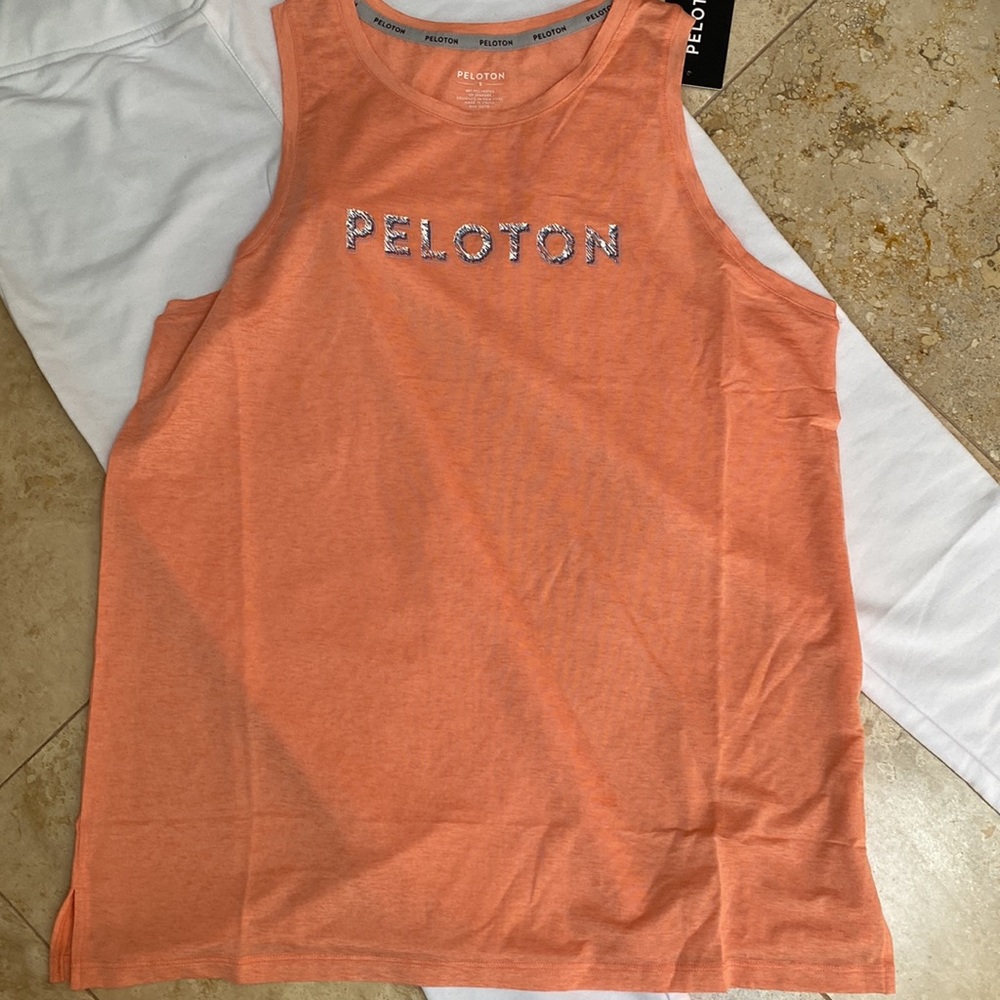 Peleton muscle Tee. Women’s Size S